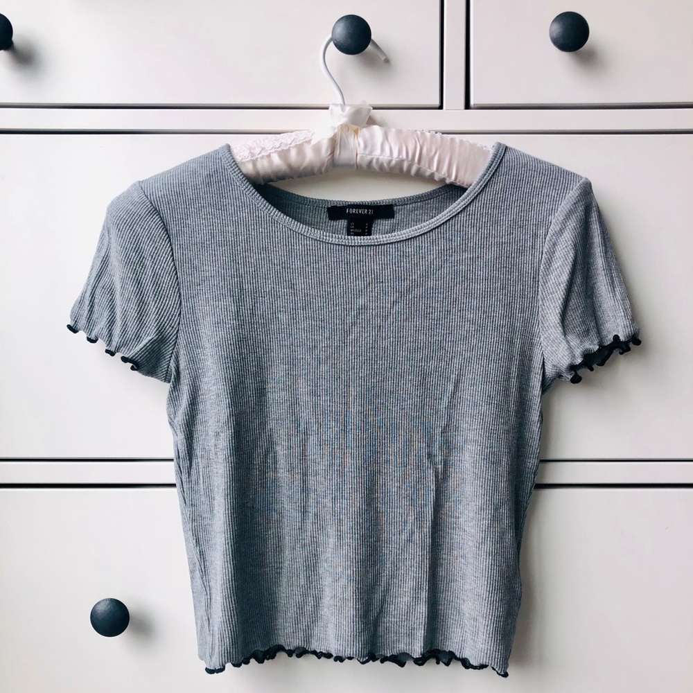 Gray crop top with black scallop trim